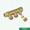 Dos maneras a seis múltiples de cobre amarillo de los separadores de agua de las maneras para el tubo de Pex con las vávulas de bola para el abastecimiento de la agua caliente