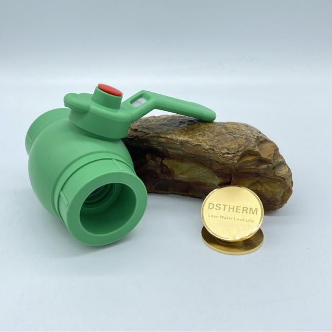 Válvula de parada plástica de PN20 PPR con la válvula de cobre amarillo 20m m - 63m m de la manija del metal de la bola 3